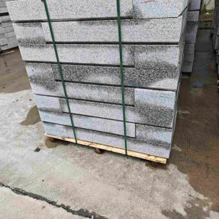 乐山芙蓉白路牙石，马路牙子