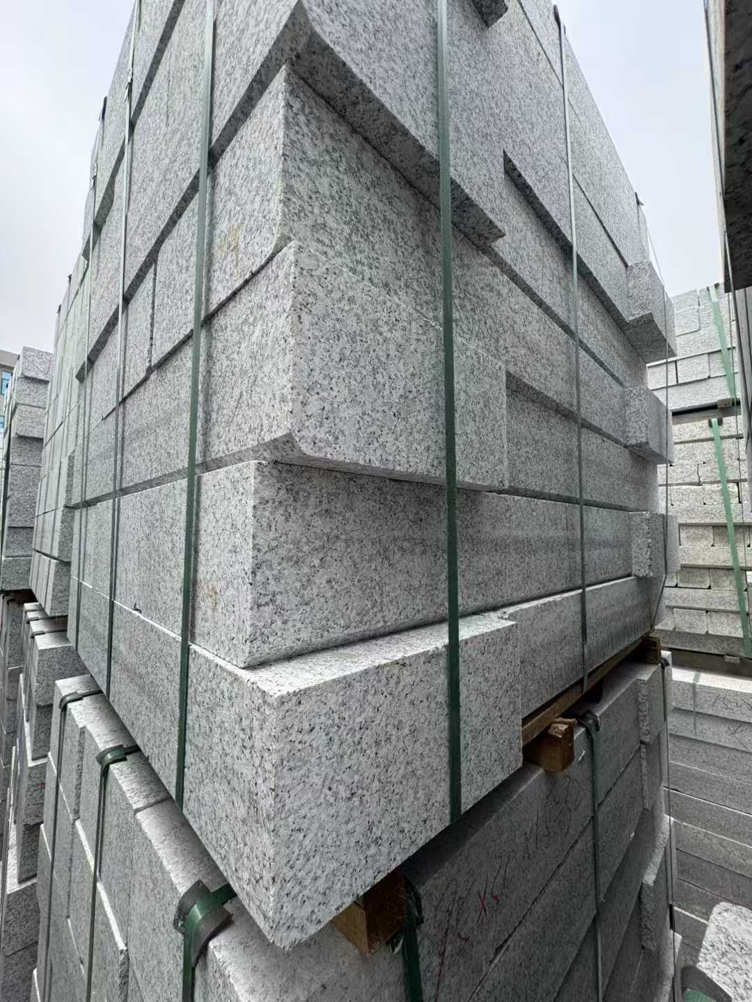 乐山芝麻白路牙石 马路牙子