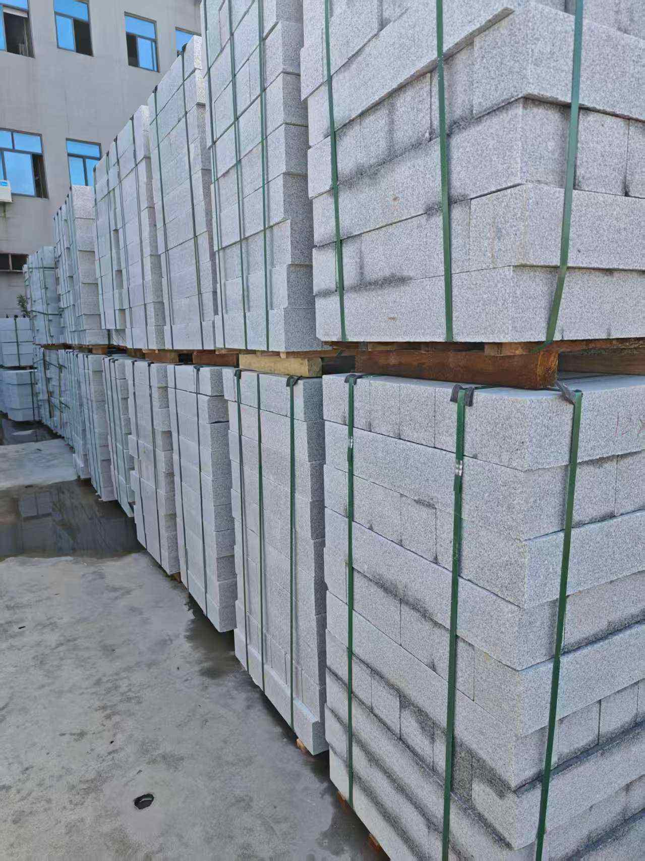 乐山芝麻白路牙石，路侧石