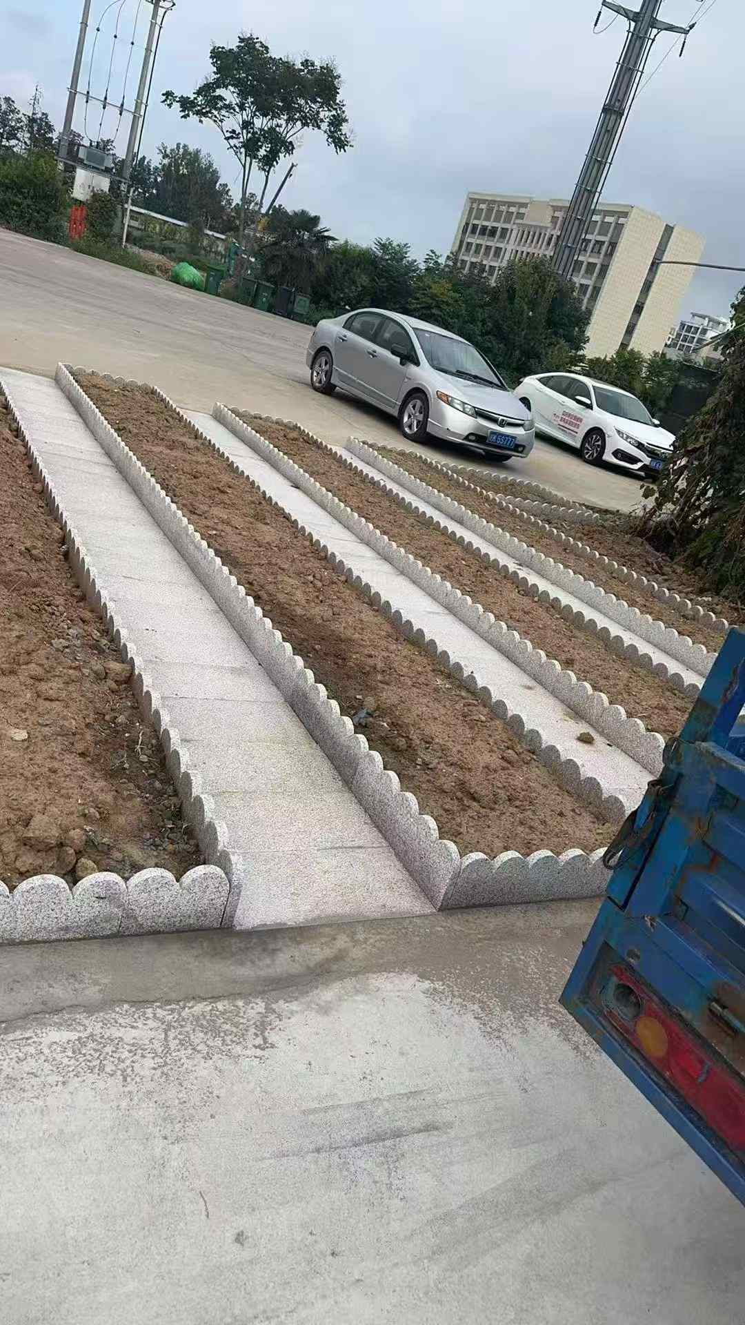 乐山芝麻白花边石